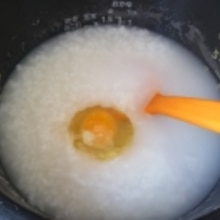 炊飯器で簡単 だけど本格 鮭と卵のお粥 レシピ 作り方 By まめもにお 楽天レシピ 炊飯器で簡単 だけど本格 鮭と卵のお粥 レシピ 作り方 By まめもにお 楽天レシピ